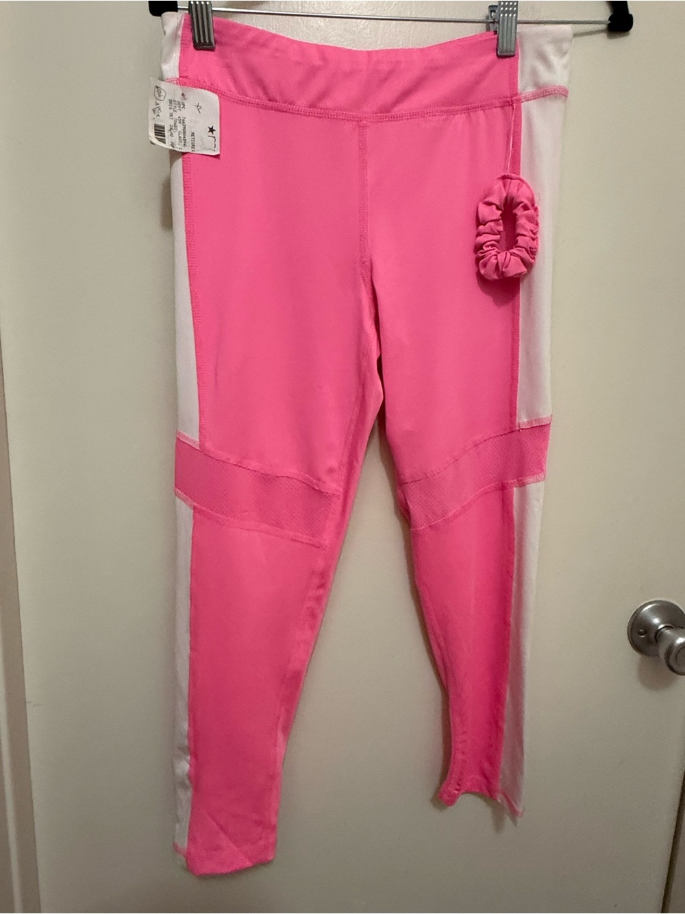 Ideology Active Pink Leggings with White Side Panels and Matching Scrunchie